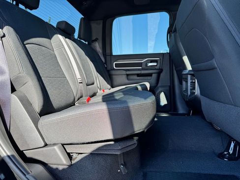 New 2026 RAM 2500 Big Horn AWD/4WD image 13