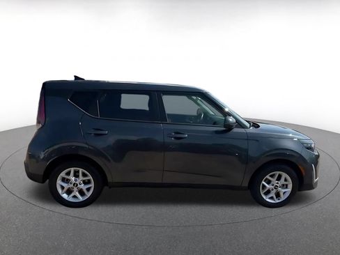 Used 2025 Kia Soul LX w/ LX Technology Package FWD image 13