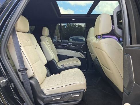 Used 2022 Cadillac Escalade Sport w/ Touring Package AWD/4WD image 9