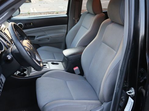 Used 2014 Toyota Tacoma 4x4 Double Cab image 17