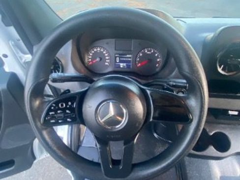 Used 2022 Mercedes-Benz Sprinter 2500 image 23