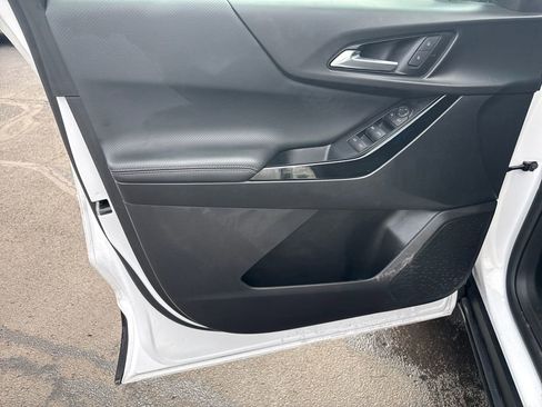 Used 2025 Chevrolet Equinox LT image 11