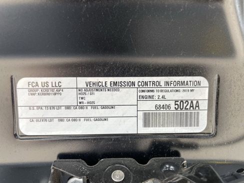 Used 2019 Jeep Cherokee Latitude Plus image 37