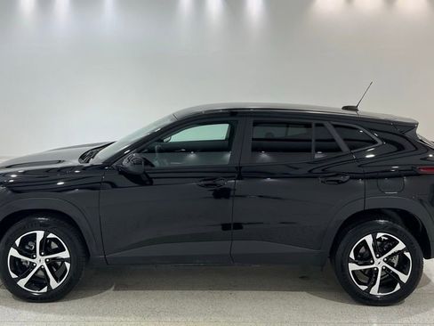 Used 2025 Chevrolet Trax RS w/ Driver Confidence Package image 4