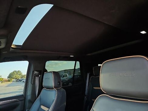 Used 2023 GMC Yukon AT4 AWD/4WD image 21