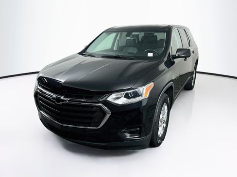 Used 2020 Chevrolet Traverse LS FWD image 3