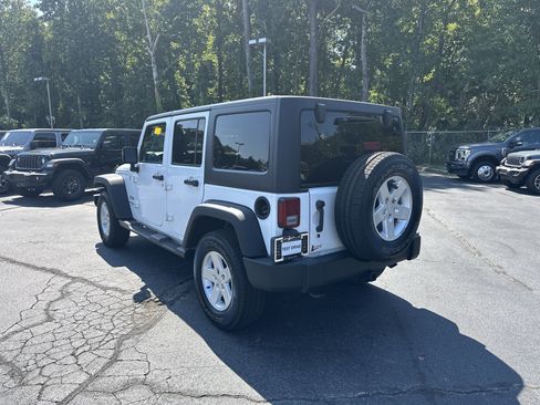 Used 2018 Jeep Wrangler Unlimited Sport S AWD/4WD image 7