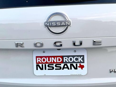 Certified 2023 Nissan Rogue Platinum image 10