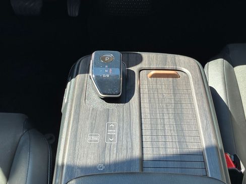 Used 2025 Nissan Ariya AWD image 26