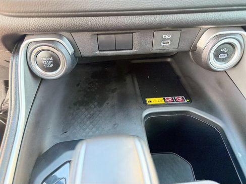 Used 2025 Toyota Grand Highlander FWD image 29