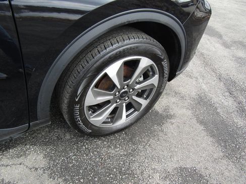 Used 2025 Ford Escape Platinum image 35