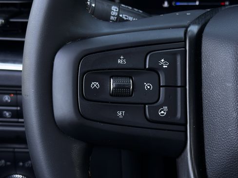 Used 2024 GMC Yukon AT4 w/ Technology Package AWD/4WD image 19
