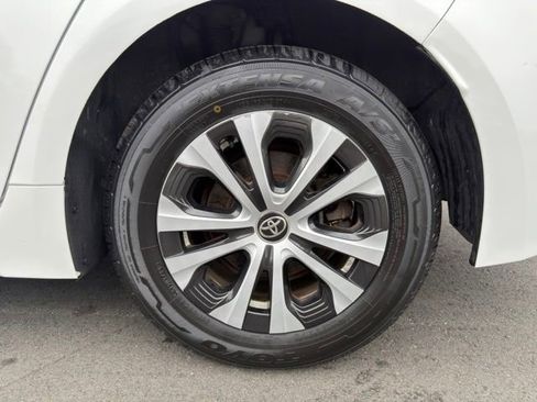 Used 2022 Toyota Corolla LE FWD image 29