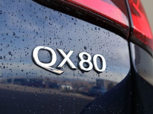 Certified 2018 INFINITI QX80 4WD w/ Deluxe Technology Package image 12