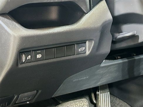 Used 2021 Toyota RAV4 XLE image 8