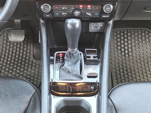 Used 2025 Jeep Compass Latitude w/ Sun & Sound Group AWD/4WD image 22