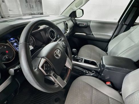 Certified 2022 Toyota Tacoma SR5 RWD image 8