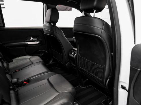 Used 2021 Mercedes-Benz GLB 250 w/ Premium Package image 40