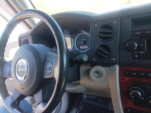 Used 2007 Jeep Commander Limited AWD/4WD image 34