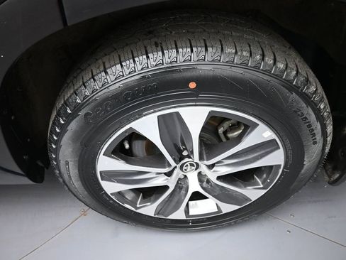 Certified 2020 Toyota Highlander XLE image 15