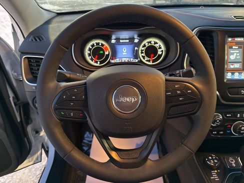 Used 2022 Jeep Cherokee Trailhawk w/ Comfort/Convenience Group image 16