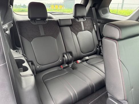 Used 2026 Honda Pilot Black Edition image 14