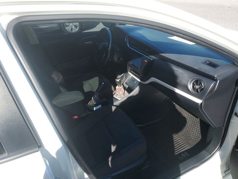 Used 2018 Toyota Corolla iM image 23