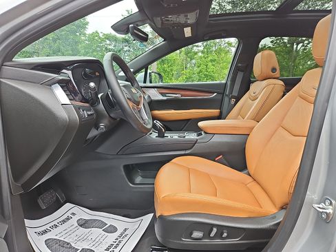 Certified 2026 Cadillac XT5 Premium Luxury w/ Driver Assist Package AWD/4WD image 13
