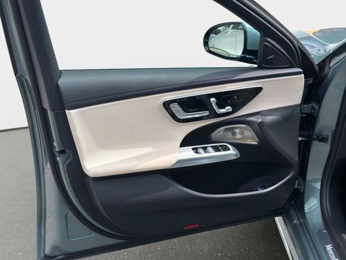 Used 2025 Mercedes-Benz E 350 Sedan image 17