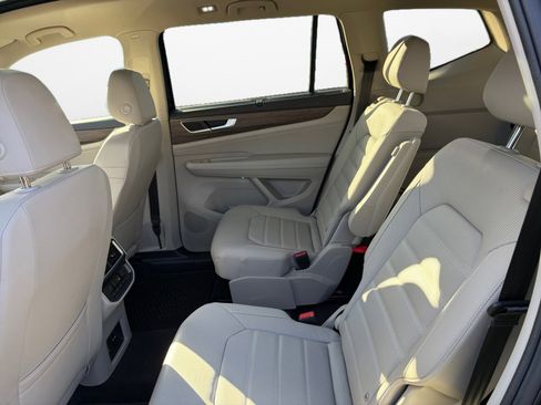 Used 2025 Volkswagen Atlas SEL image 13