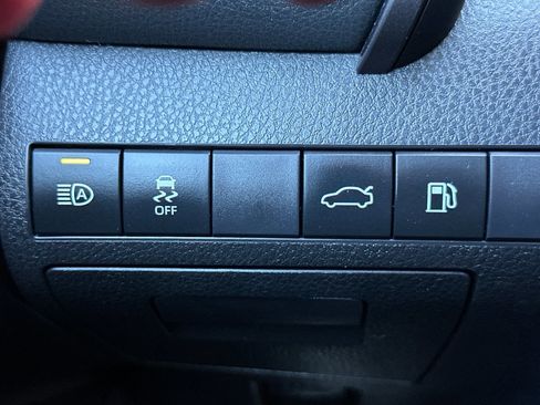 Used 2018 Toyota Camry XSE image 29