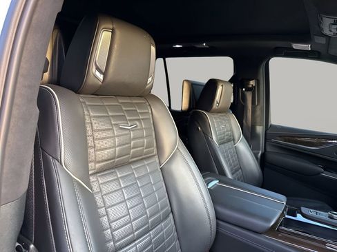 Certified 2024 Cadillac Escalade Sport Platinum w/ LPO, ONYX Package AWD/4WD image 16