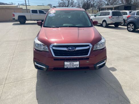 Used 2017 Subaru Forester 2.5i Premium image 3
