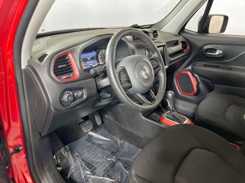 Used 2022 Jeep Renegade Trailhawk AWD/4WD image 9