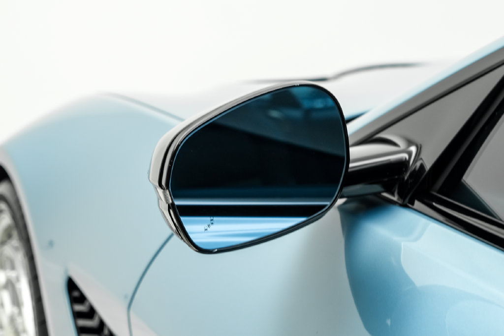 Used 2025 Aston Martin Vanquish RWD image 43