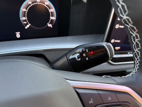 New 2026 Volkswagen Tiguan SE image 18