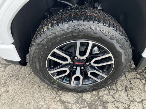 New 2026 GMC Sierra 1500 AT4 w/ AT4 Premium Package image 2