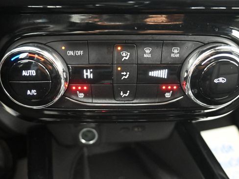 Certified 2024 Chevrolet Trax RS w/ Sunroof Package image 15