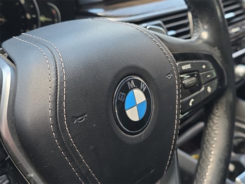 Used 2019 BMW 530i w/ Convenience Package image 25