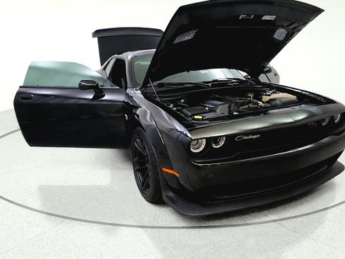 Used 2022 Dodge Challenger R/T Scat Pack RWD image 9