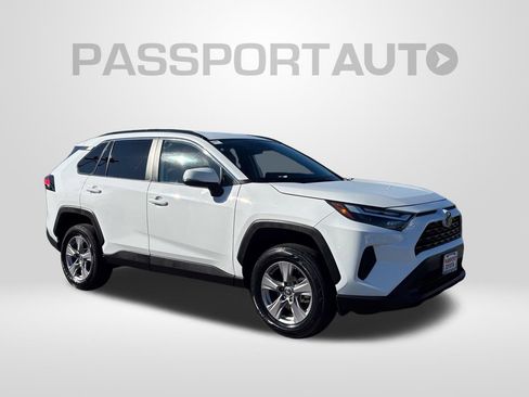 Used 2025 Toyota RAV4 XLE AWD/4WD image 12
