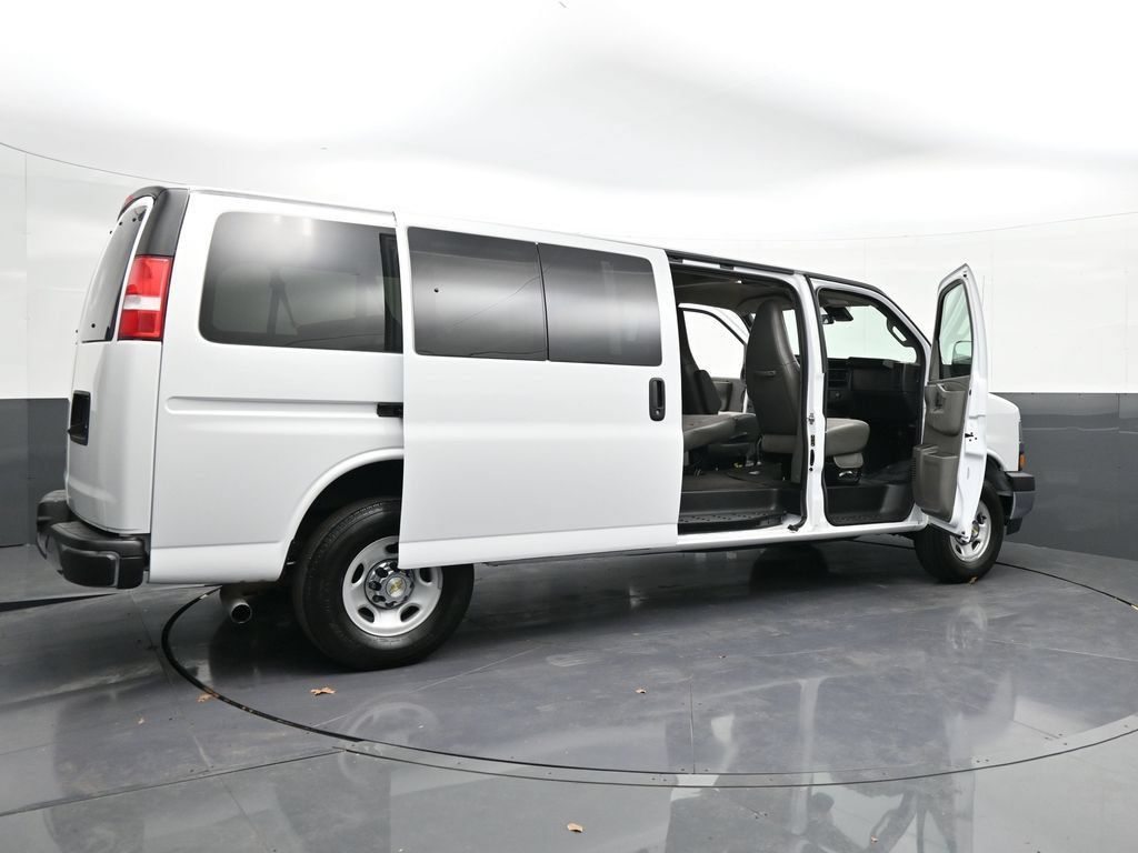 Certified 2024 Chevrolet Express 3500 LT w/ LT Preferred Equipment Group RWD image 37