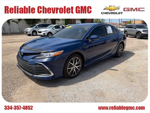 Used 2024 Toyota Camry XLE FWD image 1
