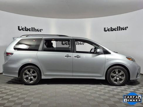 Used 2019 Toyota Sienna SE image 8