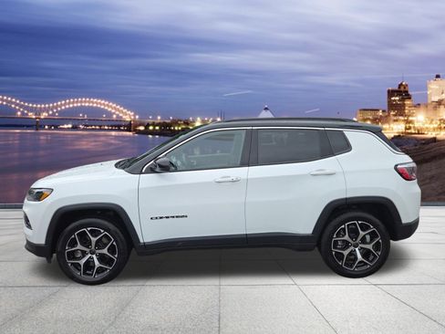 Used 2025 Jeep Compass Limited AWD/4WD image 2