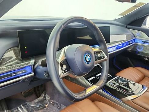 Used 2023 BMW i7 xDrive60 image 20