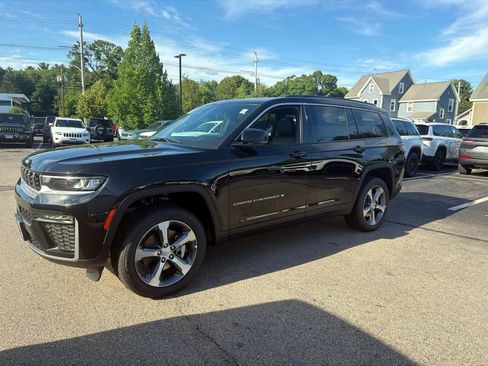 New 2026 Jeep Grand Cherokee L Limited AWD/4WD image 4