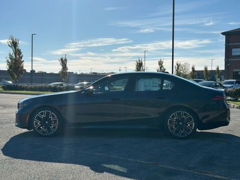 New 2025 BMW i5 M60 w/ Premium Package image 4