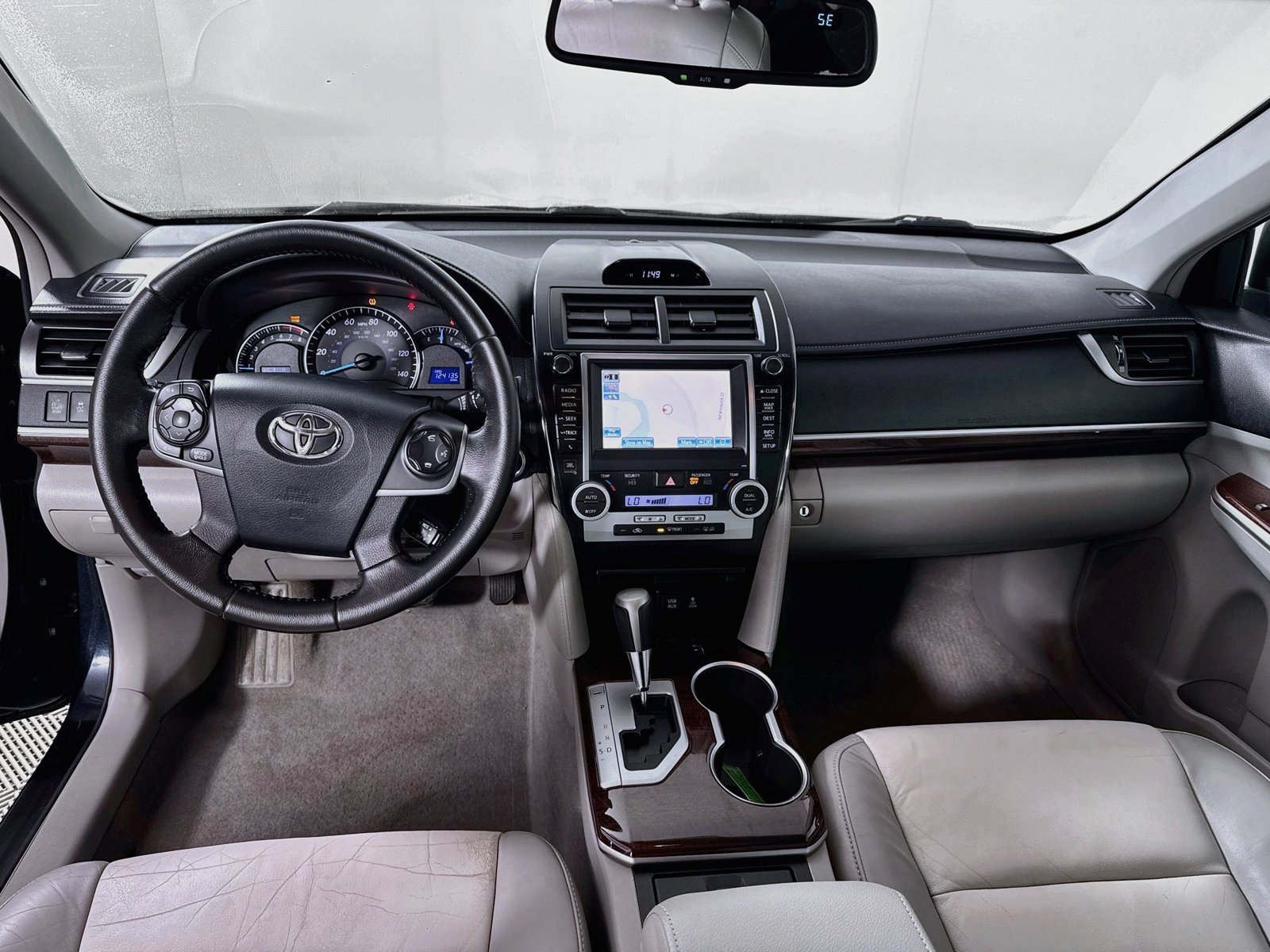 Used 2012 Toyota Camry XLE FWD image 19