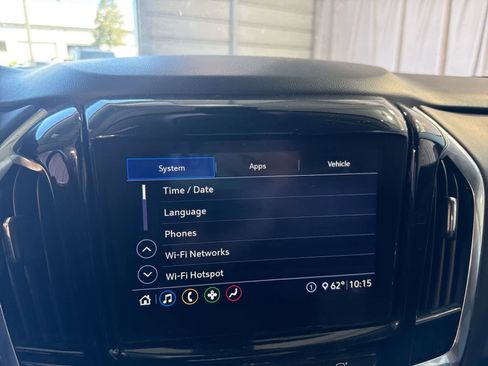 Used 2021 Chevrolet Traverse LT image 27